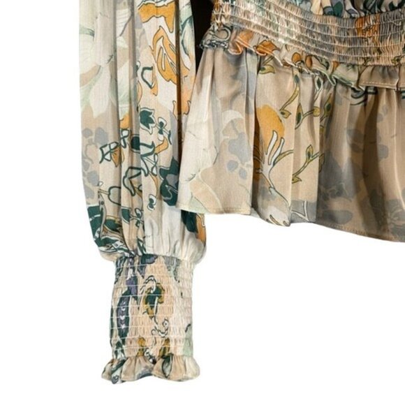 Elliatt Cream Multicolor Floral V-Neck Calvi Cropped Top Women Sz S - Picture 3 of 9